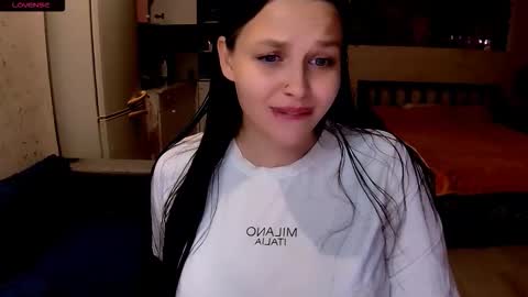 Snapshot of aurorablusssh_ chatting on October 28, 9:48 am Aurora Follow me online show from October 28, 9:48 am