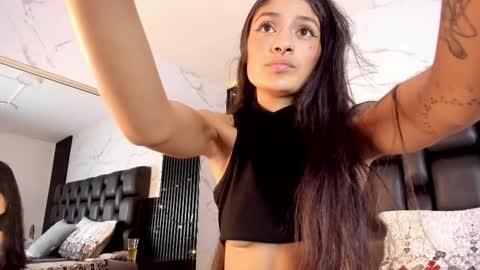 Snapshot of aurorabon chatting on October 22, 4:28 am Aurora online show from October 22, 4:28 am