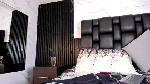 Snapshot of aurorabon chatting on October 18, 4:59 am Aurora online show from October 18, 4:59 am