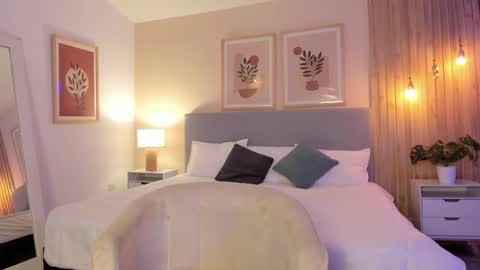 Aurora online show from October 4, 9:41 pm