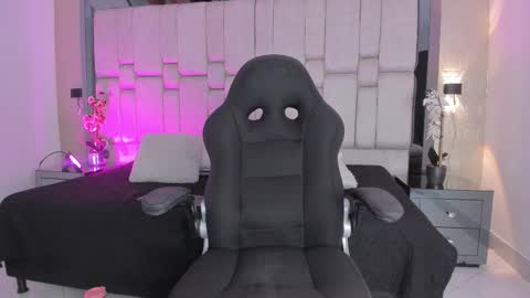 Aurora  online show from October 21, 8:13 pm