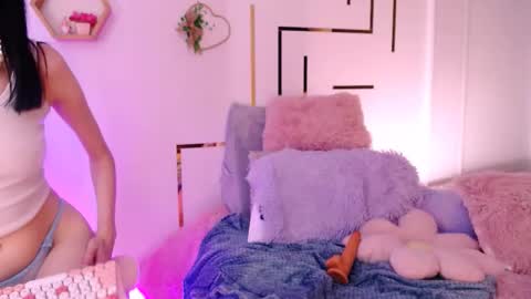 aurorahans online show from March 2, 11:21 pm