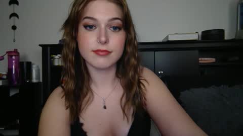 auroralightz1 online show from October 29, 1:21 am