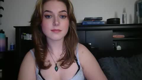 auroralightz1 online show from February 11, 3:30 am