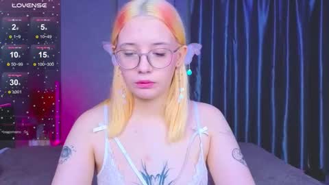 Aurora online show from November 20, 8:10 pm