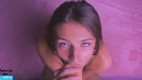 Snapshot of auroravoice chatting on January 7, 3:14 am Aurora Voice online show from January 7, 3:14 am