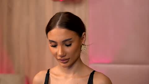 Snapshot of ava_heath chatting on December 4, 10:41 pm Ava online show from December 4, 10:41 pm