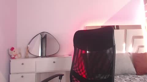 ava jhons online show from September 28, 6:35 pm