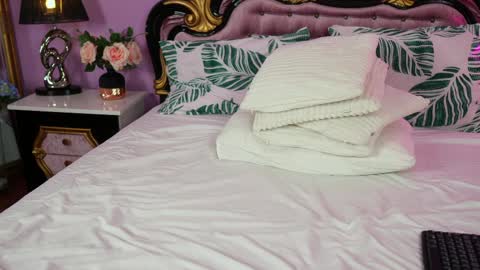 avaaaddamss online show from April 7, 9:11 am