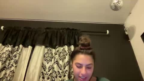 Snapshot of avamonroexo chatting on December 14, 2:11 am Ava Monroe online show from December 14, 2:11 am