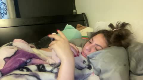 Snapshot of avamonroexo chatting on January 31, 4:59 pm Ava Monroe online show from January 31, 4:59 pm