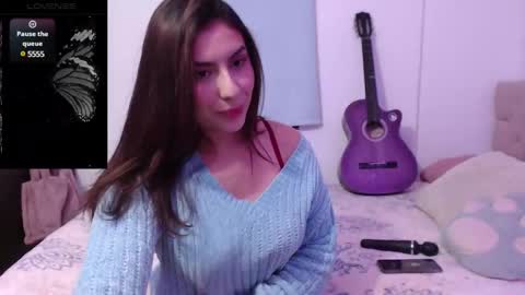 Snapshot of ave_negra_ chatting on March 9, 6:17 am ave_negra_ online show from March 9, 6:17 am
