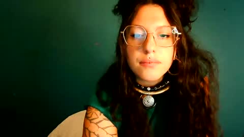 averagewifey online show from July 13, 11:38 pm
