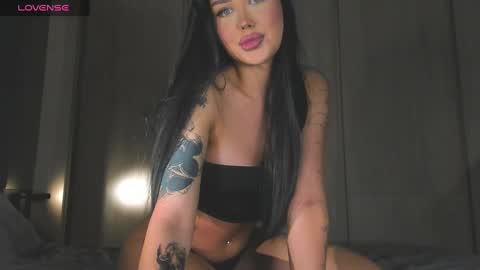 Avery online show from February 9, 10:21 pm