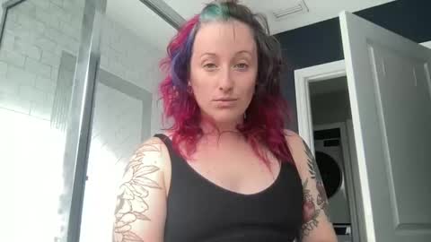Avery Madison online show from January 3, 8:32 pm