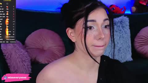 AveryWillow online show from April 2, 11:46 pm