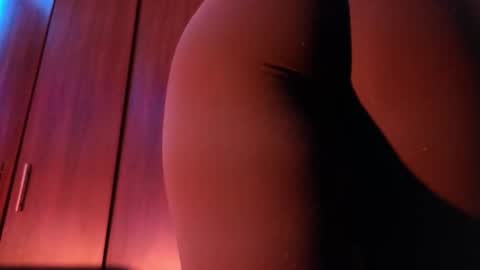 Saraaaa independent model 3 online show from December 17, 3:44 am