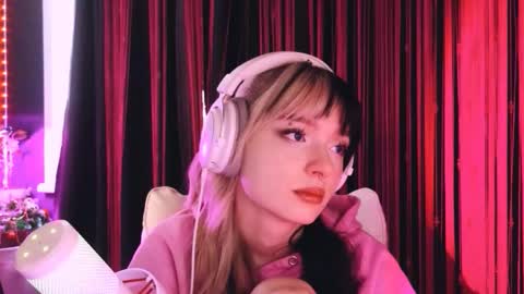 Avriel online show from January 14, 3:00 am