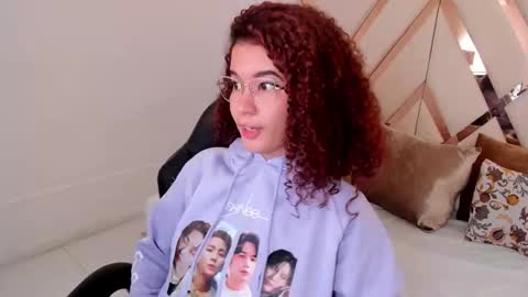 Avril  online show from January 7, 11:57 am