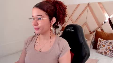 Avril  online show from January 13, 12:09 pm