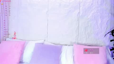 Snapshot of avymilton chatting on October 8, 11:47 am Avy  online show from October 8, 11:47 am