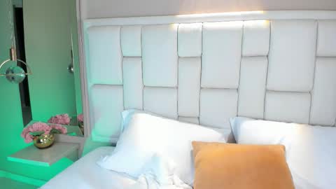 Avy  online show from March 4, 11:50 am