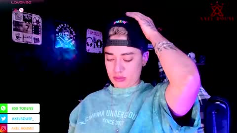 Snapshot of axel_rouse1 chatting on October 30, 9:27 pm Axel Rouse online show from October 30, 9:27 pm