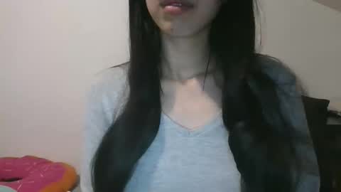 Snapshot of axuepetitt chatting on January 12, 4:10 am axue online show from January 12, 4:10 am