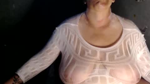 ayantipondz69 online show from October 25, 1:24 am