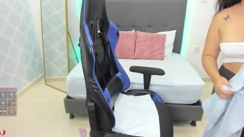 Alyda Jaramillo online show from October 14, 7:16 pm