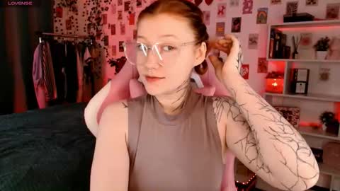 Ayla hill online show from October 12, 3:20 am