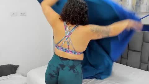 Snapshot of ayla_martinez chatting on January 27, 1:48 am Ayla online show from January 27, 1:48 am