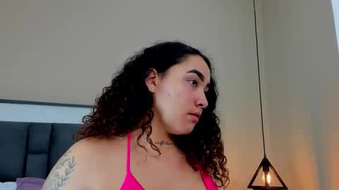Snapshot of ayla_martinez chatting on September 15, 3:26 am Ayla online show from September 15, 3:26 am