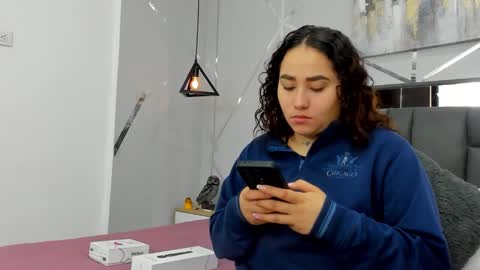 Snapshot of ayla_martinez chatting on February 24, 1:33 am Ayla online show from February 24, 1:33 am