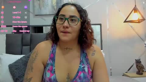 Snapshot of ayla_martinez chatting on December 18, 3:15 am Ayla online show from December 18, 3:15 am