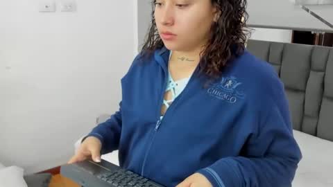 Snapshot of ayla_martinez chatting on March 10, 1:45 am Ayla online show from March 10, 1:45 am