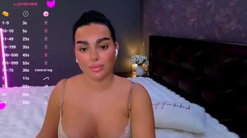 Snapshot of aylademir chatting on October 4, 10:14 pm Ayla online show from October 4, 10:14 pm