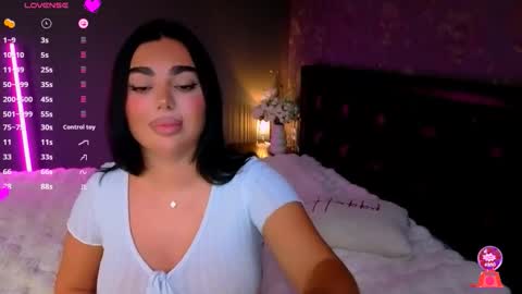 Snapshot of aylademir chatting on October 19, 7:27 pm Ayla online show from October 19, 7:27 pm