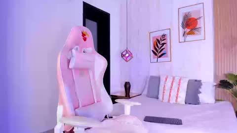 Snapshot of ayleen_dunkann chatting on October 31, 1:37 pm Ayleen online show from October 31, 1:37 pm