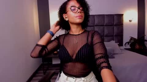 Ayleen online show from February 9, 6:05 pm