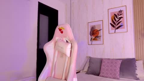 Snapshot of ayleen_dunkann chatting on September 30, 12:22 pm Ayleen online show from September 30, 12:22 pm