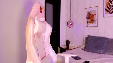 Snapshot of ayleen_dunkann chatting on September 18, 2:04 pm Ayleen online show from September 18, 2:04 pm