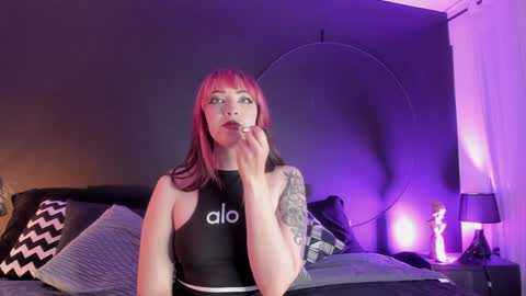 Snapshot of aylen_darkmoor chatting on January 14, 7:32 pm Aylen online show from January 14, 7:32 pm