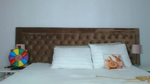 Snapshot of aylinhoney chatting on October 12, 4:48 am Aylin online show from October 12, 4:48 am