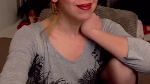 Snapshot of aylynrichard chatting on January 4, 6:09 am aylynrichard online show from January 4, 6:09 am