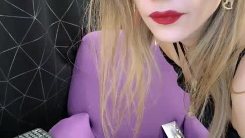 Snapshot of aymarsensual chatting on February 5, 6:48 pm Dominatrix Queen online show from February 5, 6:48 pm