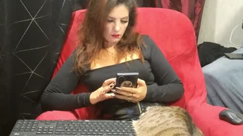Snapshot of aymarsensual chatting on September 26, 6:38 pm Dominatrix Queen online show from September 26, 6:38 pm