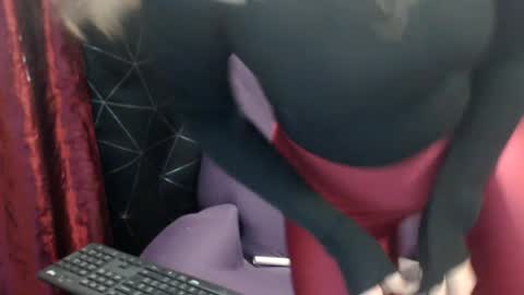 Snapshot of aymarsensual chatting on March 6, 6:37 pm Dominatrix Queen online show from March 6, 6:37 pm