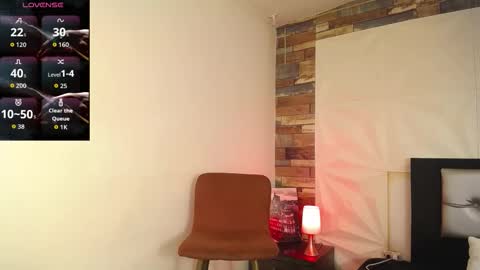 Snapshot of azaahara_ chatting on October 2, 11:59 am Azahara online show from October 2, 11:59 am