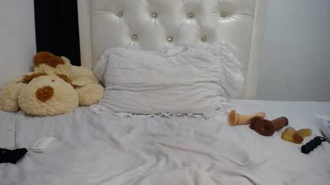 Snapshot of azahara_smith chatting on October 6, 8:42 am Smith online show from October 6, 8:42 am